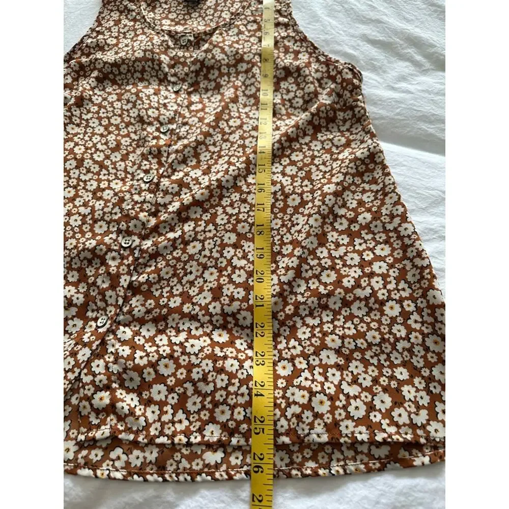 CAbi floral button-front top, size large - Picture 11 of 11